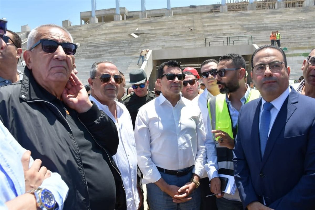 وزير الشباب والرياضه 