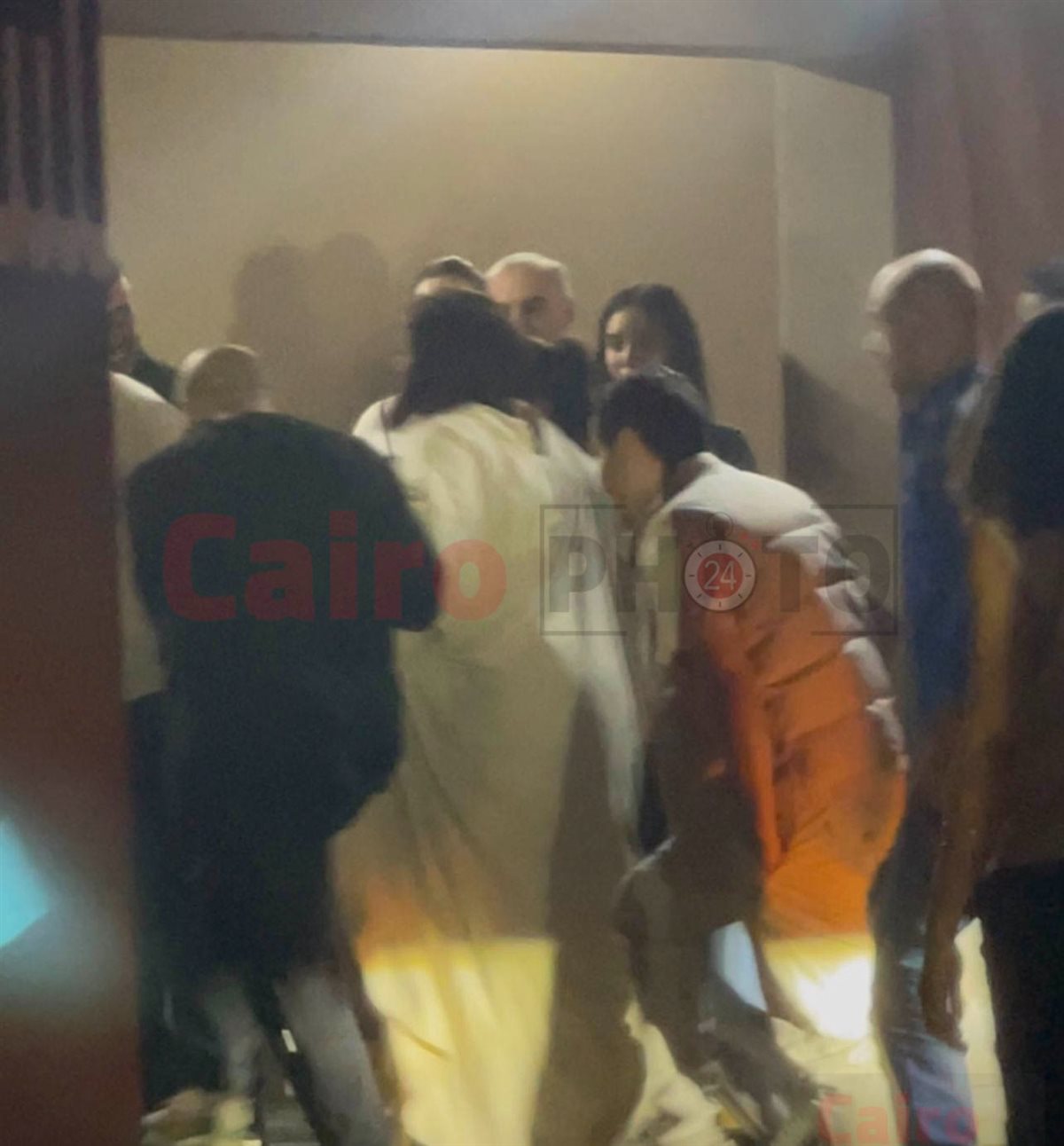 لحظة وصول شيرين عبد الوهاب إلى مسرح حفلها بمهرجان موازين رفقة بناتها