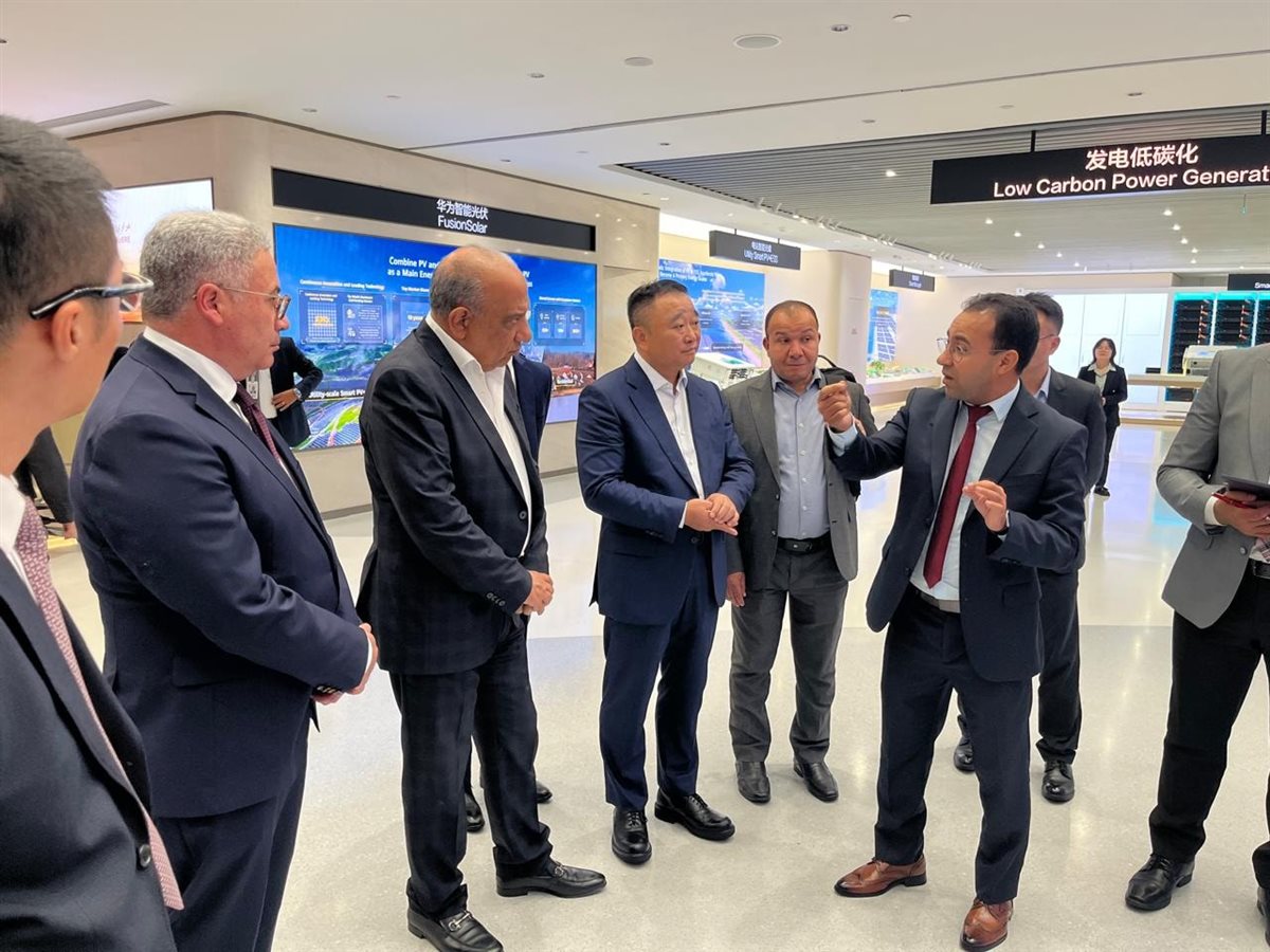 جانب من الزيارة