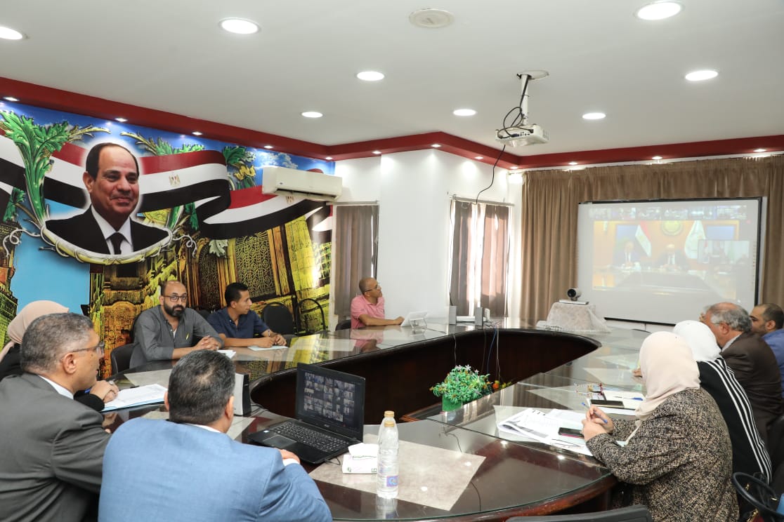 محافظ الجيزة من غرفة عمليات مديرية التعليم 