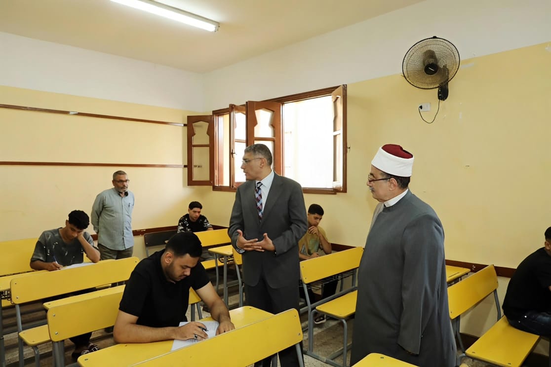 محافظ الجيزة خلال تفقده