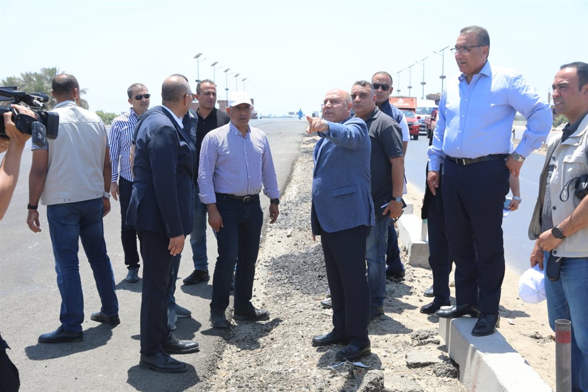 جانب من الجولة التفقدية للوزير