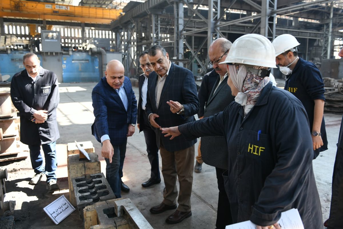 وزير الإنتاج الحربي خلال جولته