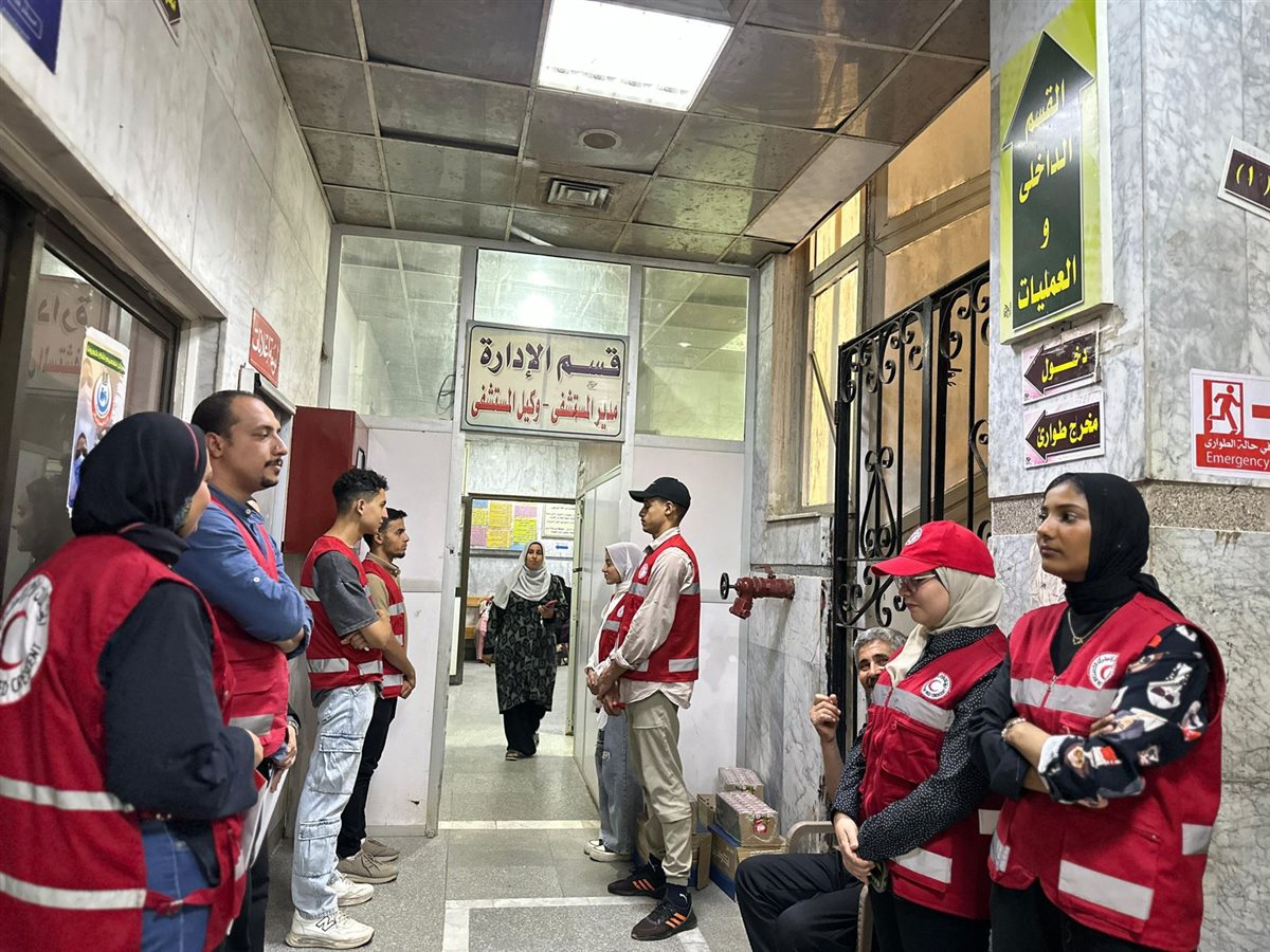 الهلال الأحمر يقدم الدعم لمصابات وأسر ضحايا حادث المنوفية 