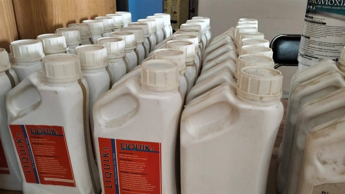 ضبط أدوية بيطرية منتهية الصلاحية ومحظورة بمطوبس