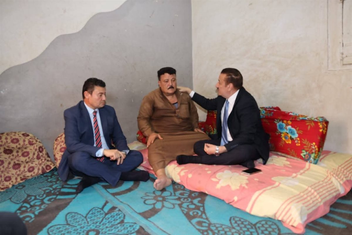 محافظ المنوفية يقدم واجب العزاء لوالد سائق الميكروباص في حادث الطريق الإقليمي 