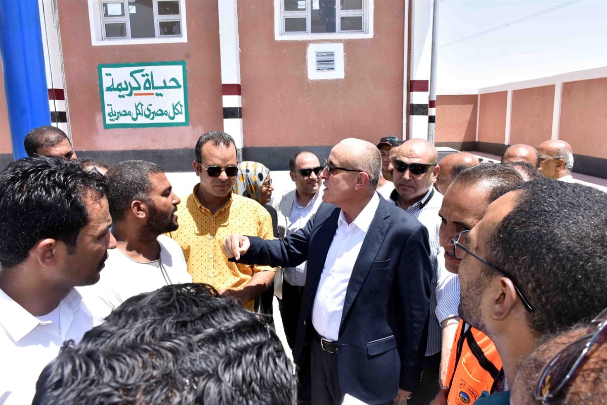 محافظ الأقصر يفتتح مشروعات تنموية بإسنا