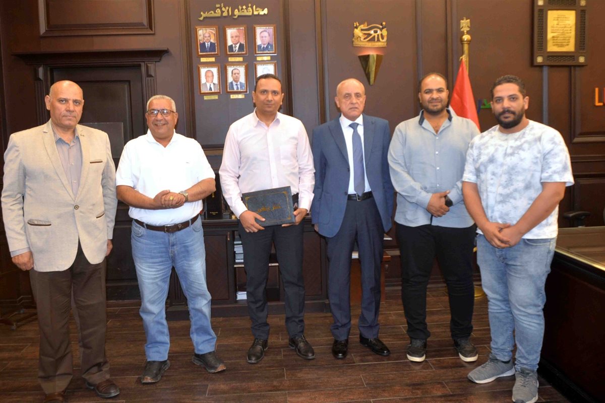 محافظ الأقصر ودعم الفئات الأكثر احتياجا