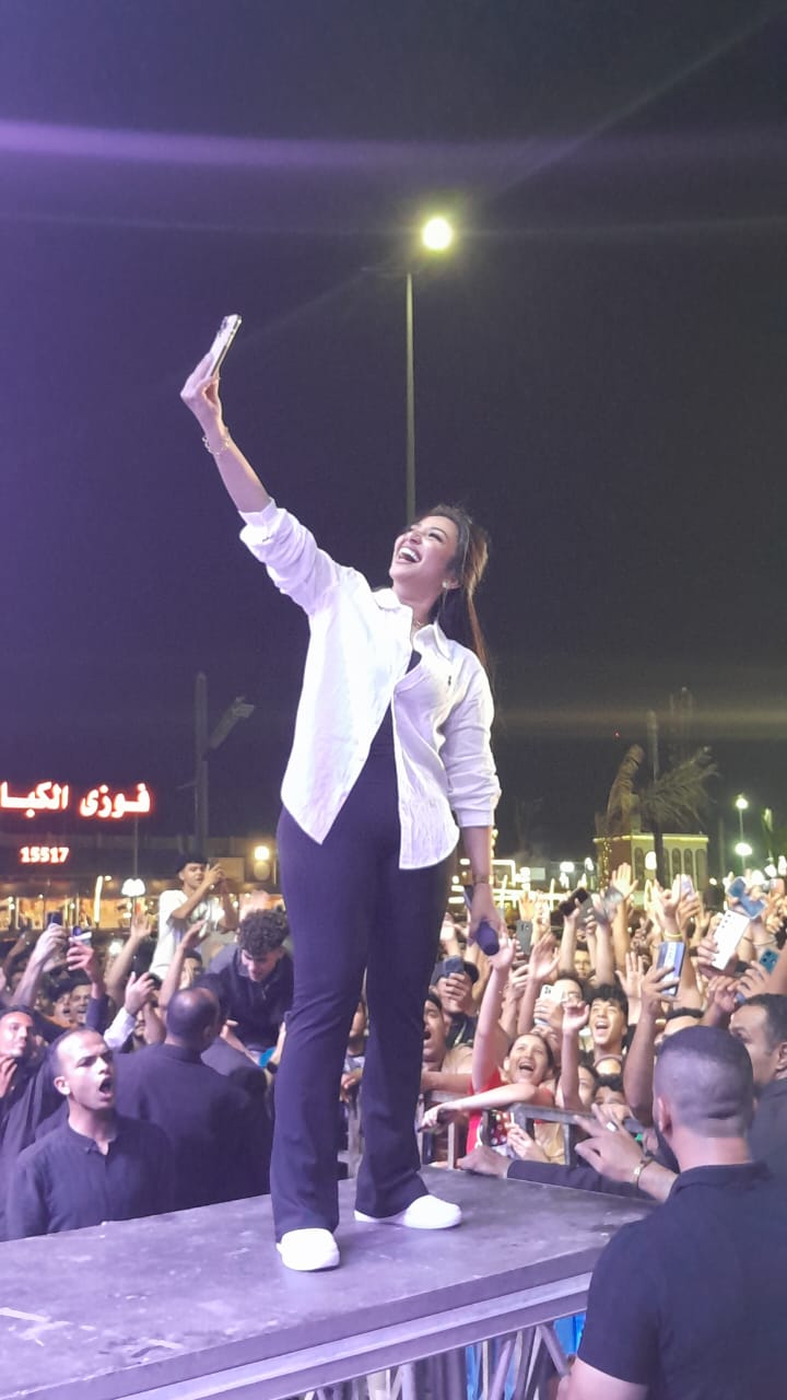 رحمة محسن مع جمهورها في احتفالية فى حب مصر احتفالا بثورة 30 يونيو 