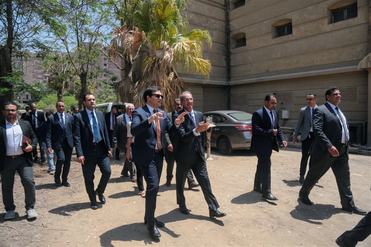 تفقد المتحف