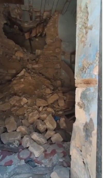 <strong>منزل آيل للسقوط بحلوان </strong>