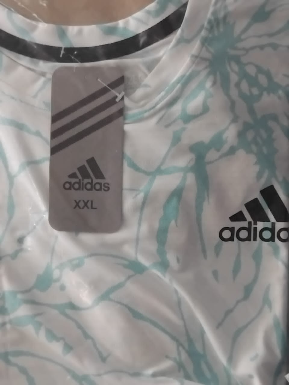 ملابس رياضية مقلدة 