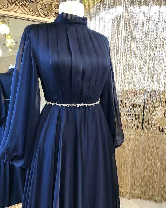 موضة فساتين السهرة للمحجبات 2025