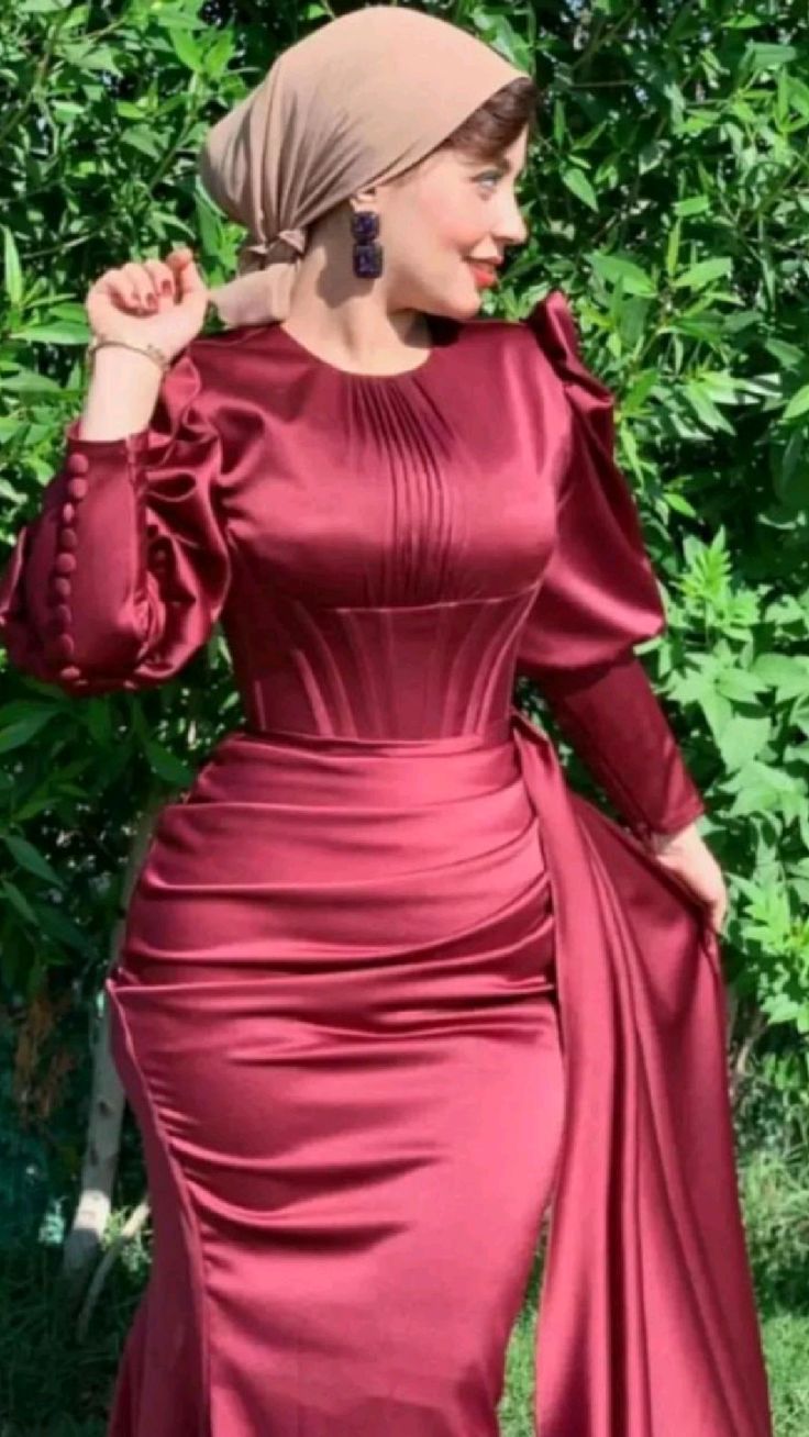 موضة فساتين السهرة للمحجبات 2025