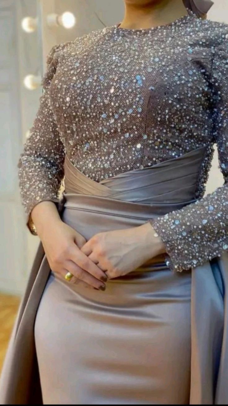 موضة فساتين السهرة للمحجبات 2025