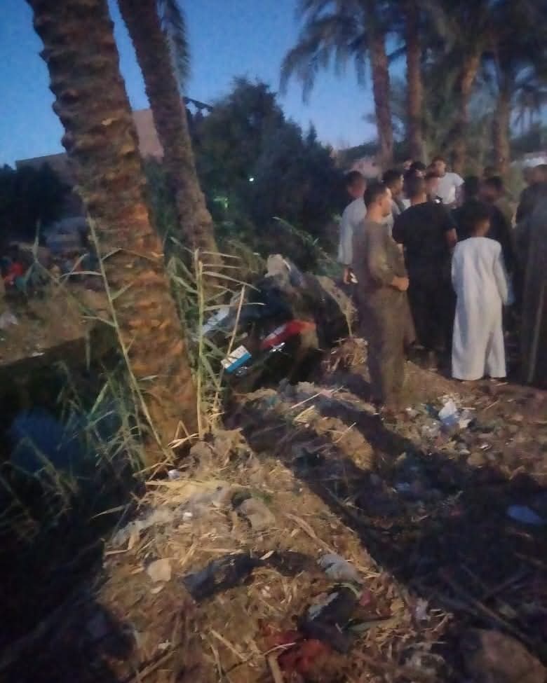 انقلاب سيارة ملاكي بأسيوط