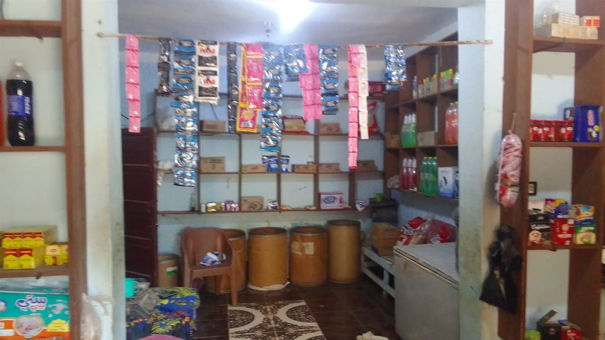 فرش محل عامل محارة تعرض لبتر ذراعه خلال العمل