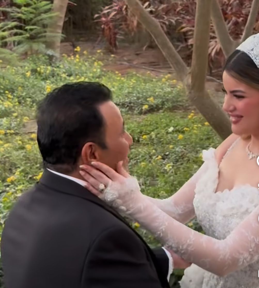 صور من حفل زفاف ابنة الفنان محمد فؤاد في أحد فنادق القاهرة 