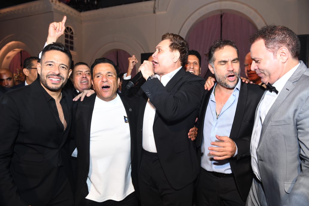 نجوم الغناء يحيون حفل زفاف بسملة ابنة محمد فؤاد 