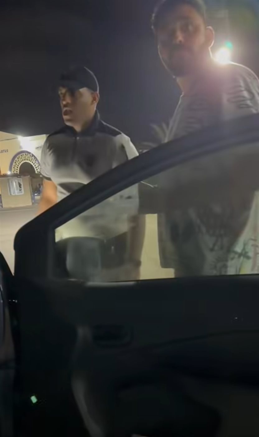 طبيب يتهم أفراد أمن قرية سياحية في العلمين بالاعتداء عليه