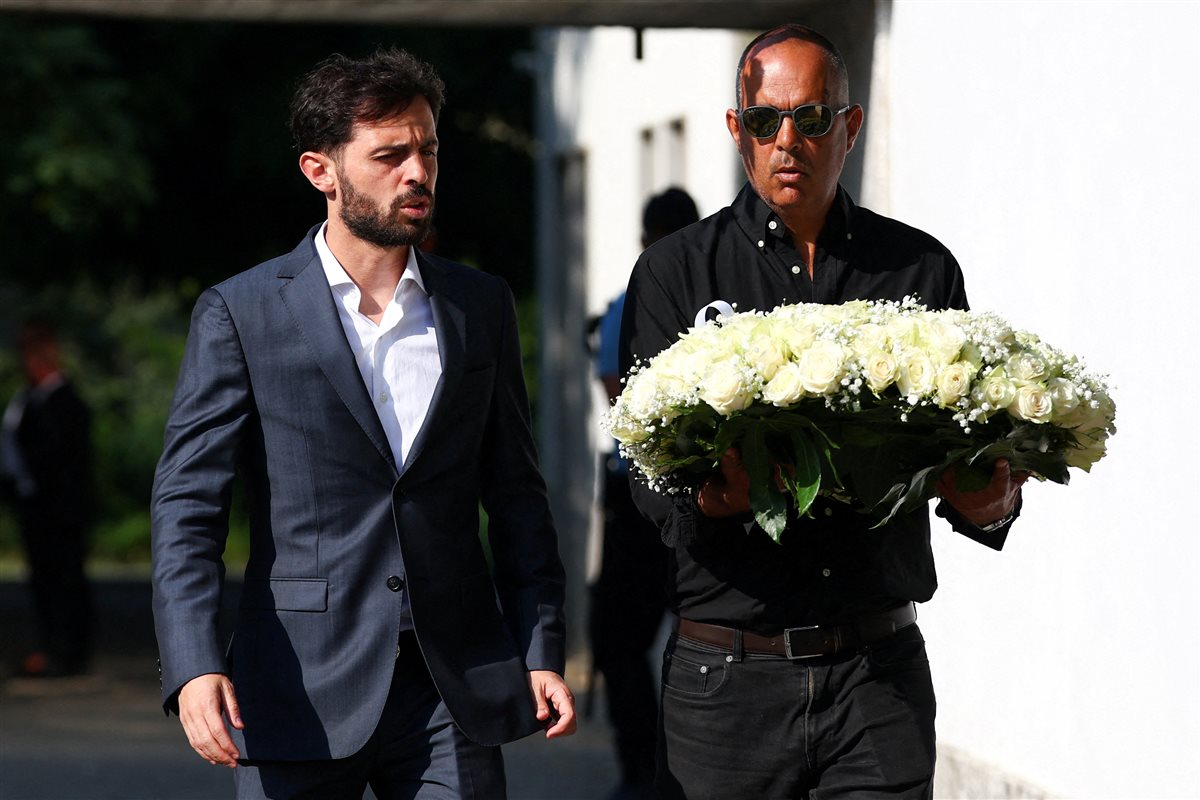 لقطات من جنازة دييجو جوتا وشقيقه