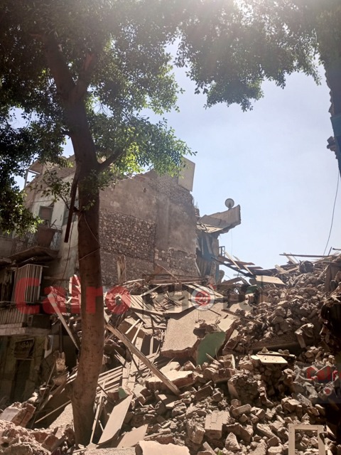 إزالة 3 عقارات آيلة للسقوط بمصر القديمة دون إصابات