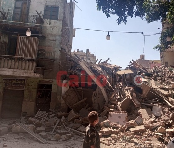 إزالة 3 عقارات آيلة للسقوط بمصر القديمة دون إصابات