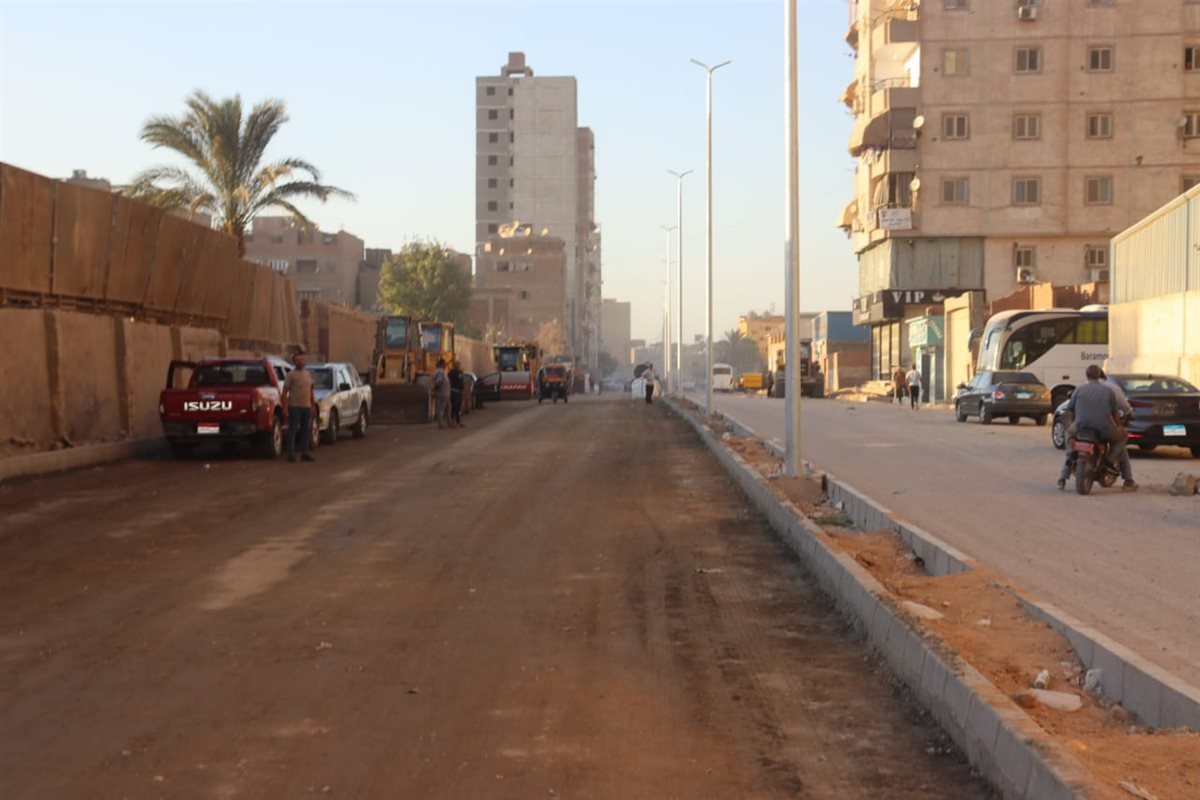 محافظ القليوبية يتفقد أعمال تطوير شارع نبوية موسى بشرق شبرا الخيمة