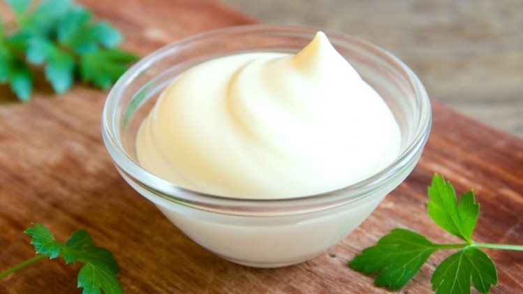 طريقة عمل المايونيز بالبيض