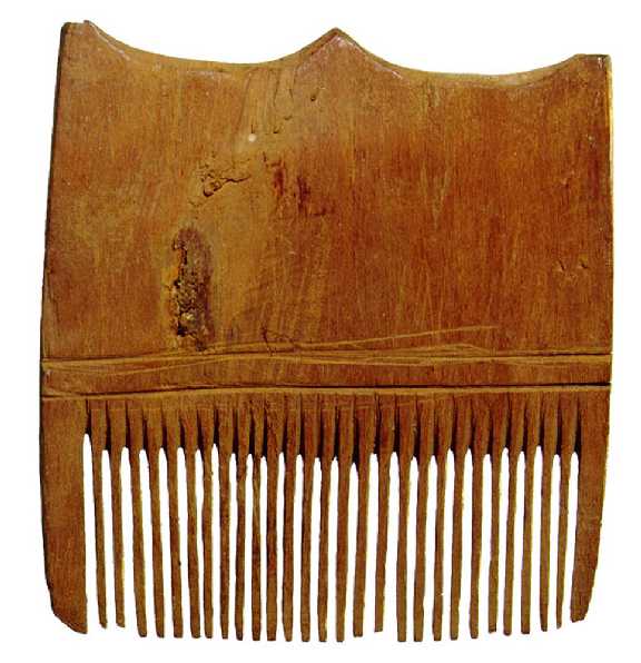 مشط خشبي من الدولة الحديثة