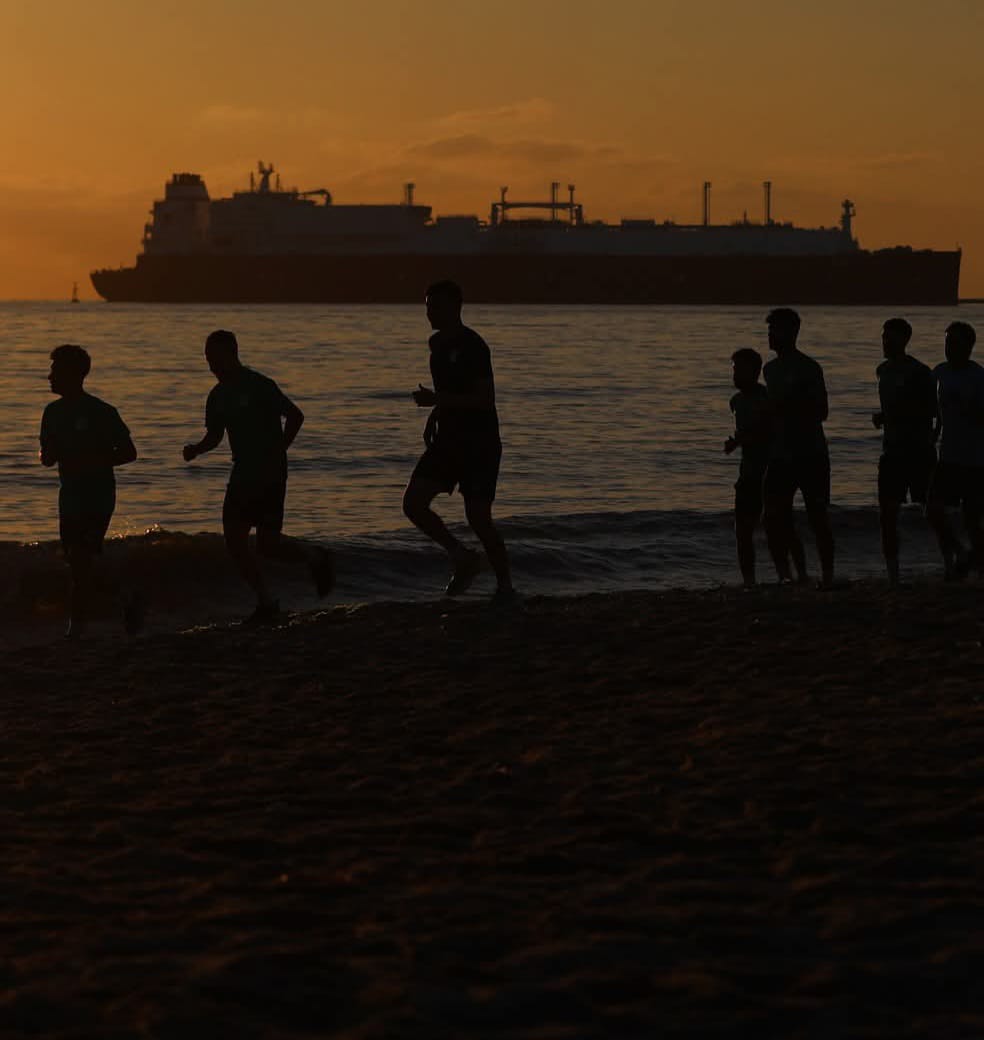 <strong>جانب من تدريبات الفريق الأول للكرة بالنادي المصري على مدار اليوم بمعسكره المغلق المقام حاليا بأحد فنادق مدينة بورفؤاد استعدادًا لانطلاق الموسم الكروي الجديد</strong>