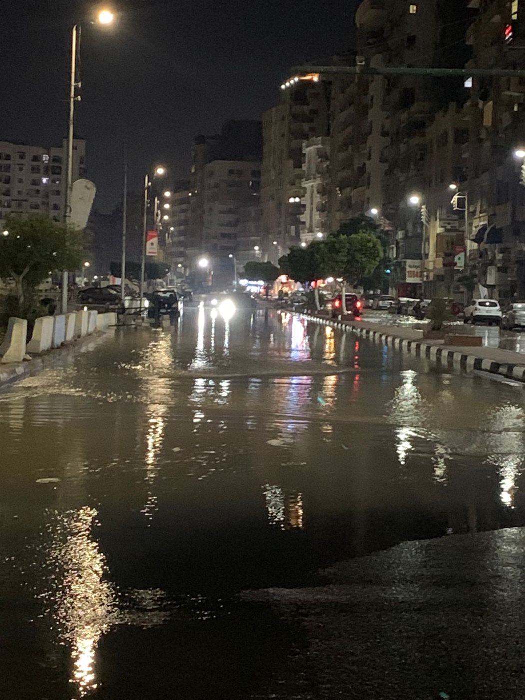 محافظ الإسماعيلية يتابع جهود الأجهزة التنفيذية بالمحافظة للتعامل مع تداعيات كسر خط مياه شرب