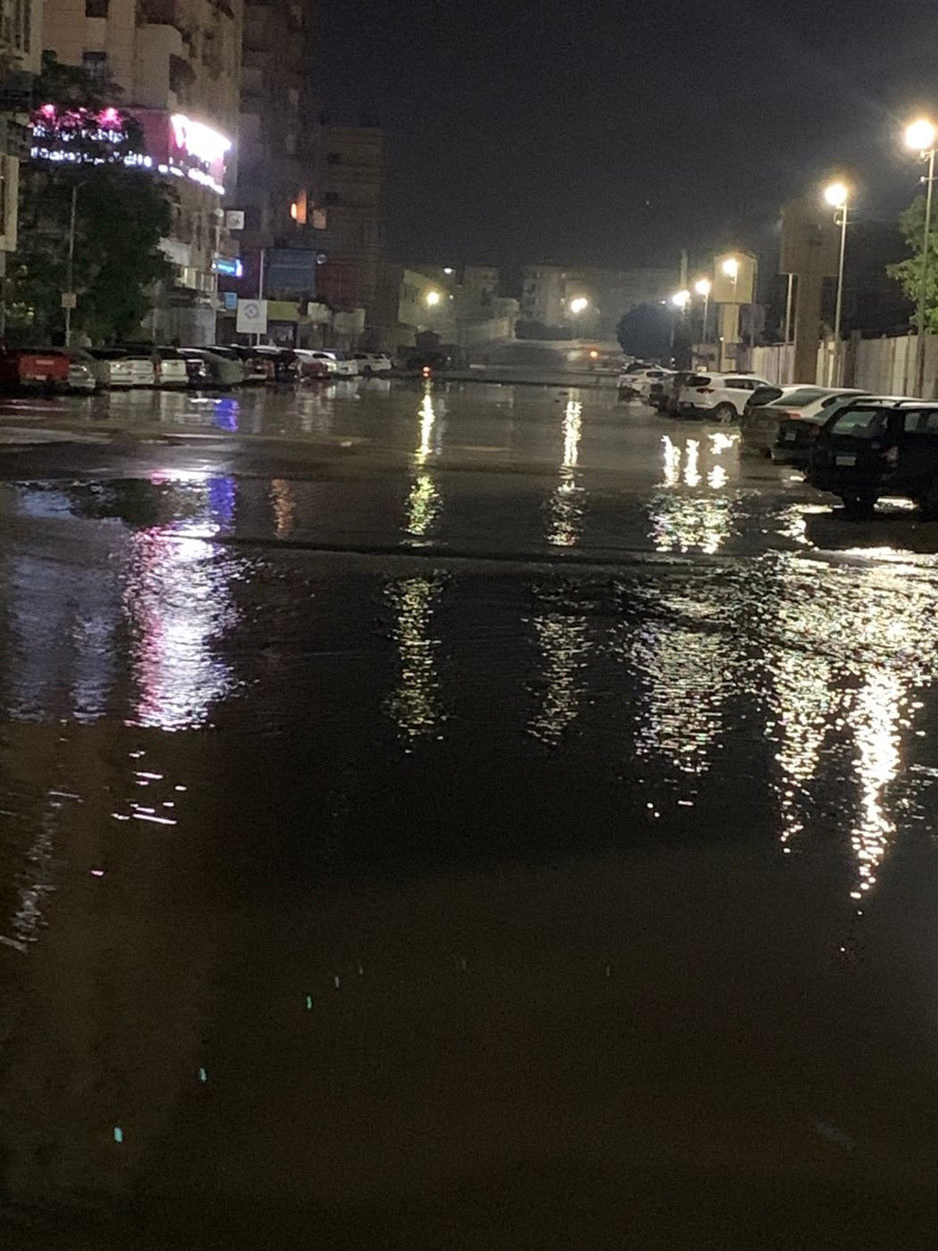 محافظ الإسماعيلية يتابع جهود الأجهزة التنفيذية بالمحافظة للتعامل مع تداعيات كسر خط مياه شرب