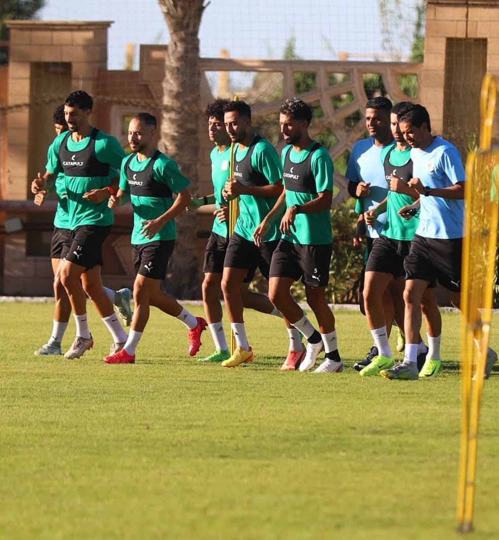 <strong>جانب من تدريبات الفريق الأول للكرة بالنادي المصري على مدار اليوم بمعسكره المغلق المقام حاليا بأحد فنادق مدينة بورفؤاد استعدادًا لانطلاق الموسم الكروي الجديد</strong>