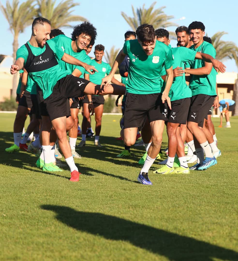 <strong>جانب من تدريبات الفريق الأول للكرة بالنادي المصري على مدار اليوم بمعسكره المغلق المقام حاليا بأحد فنادق مدينة بورفؤاد استعدادًا لانطلاق الموسم الكروي الجديد</strong>