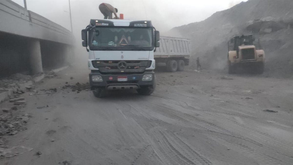 رفع 675 ألف طن تراكمات مخلفات أسفل محور الفريق العصار 