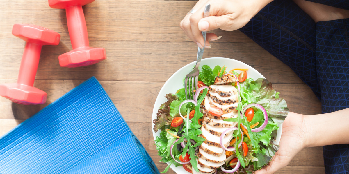 وصفات غذائية غنية بالبروتين لبناء الجسم وتحسين الأداء الرياضي