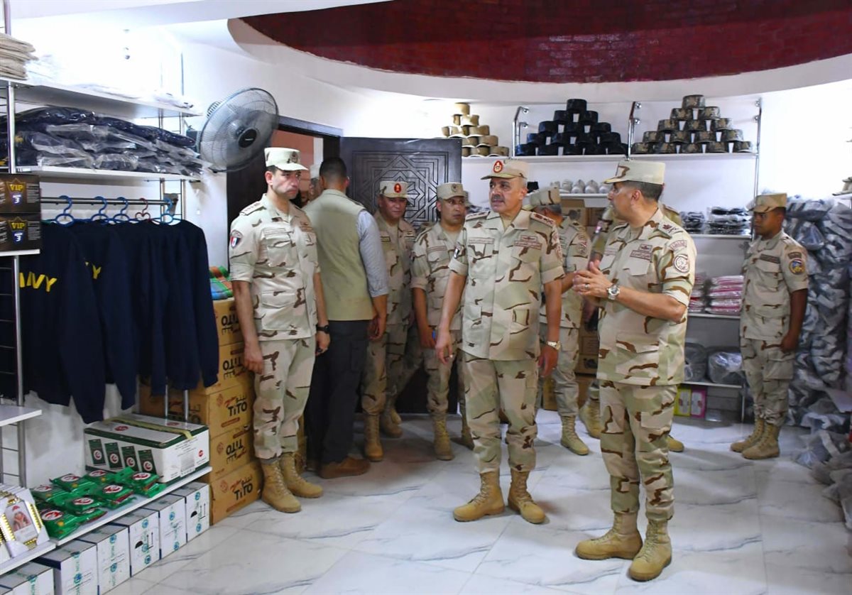 رئيس أركان حرب القوات المسلحة يتفقد المنظومة التعليمية بمعهد ضباط الصف المعلمين