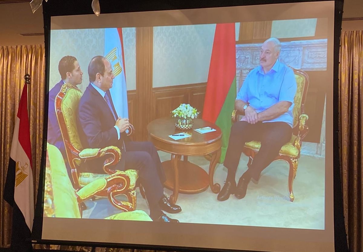 عرض صور للرئيس السيسي ونظيره البيلاروسي خلال الاحتفال