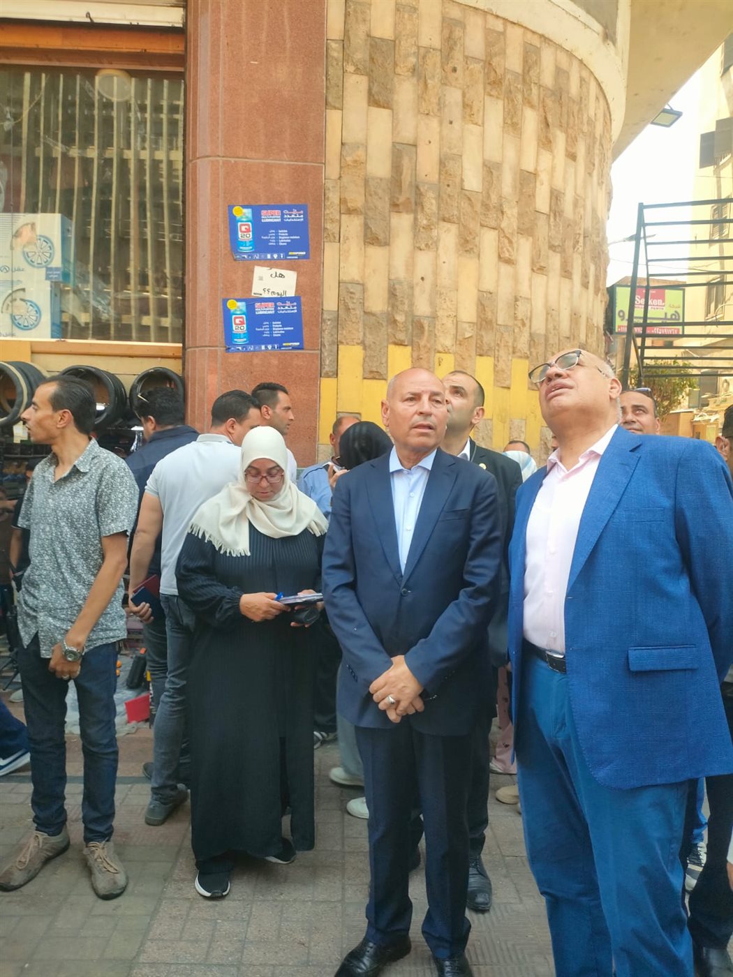<strong>محافظ القاهرة يتفقد موقع حريق سنترال رمسيس</strong>