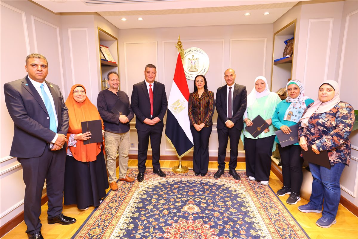 وزيرة التضامن تكرم الوحدة المركزية للجمعيات الأهلية