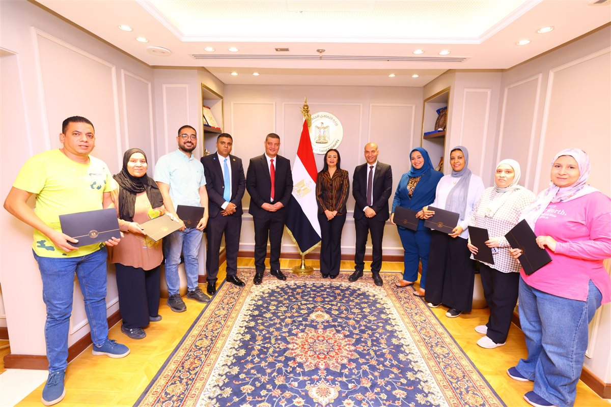 وزيرة التضامن تكرم الوحدة المركزية للجمعيات الأهلية