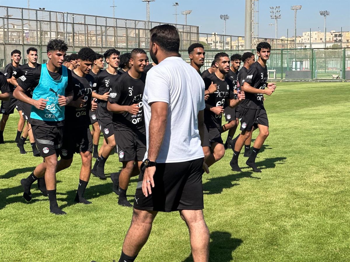 منتخب الشباب يواصل تدريباته.. ونبيه يشيد بحماس اللاعبين