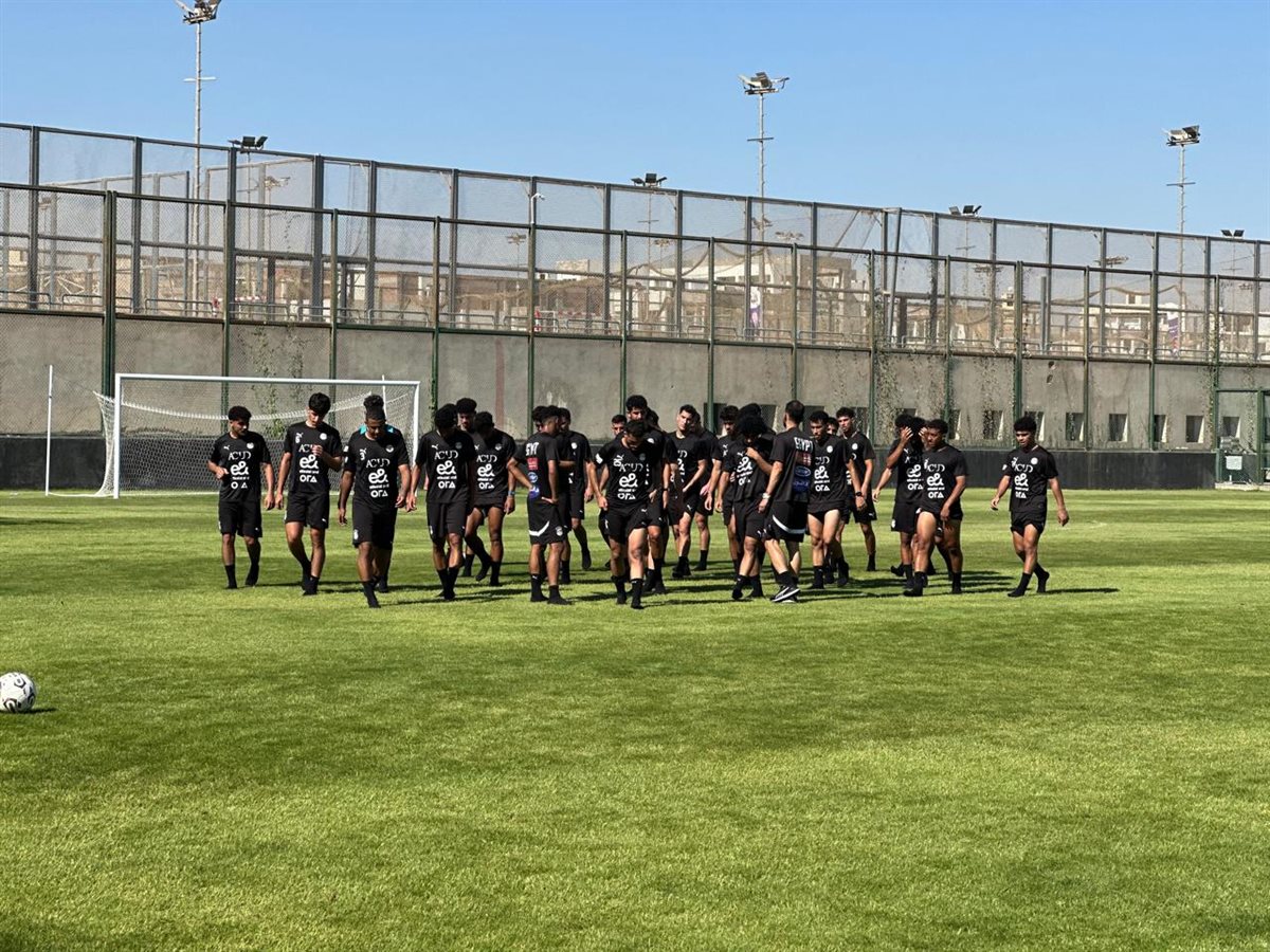 منتخب الشباب يواصل تدريباته.. ونبيه يشيد بحماس اللاعبين