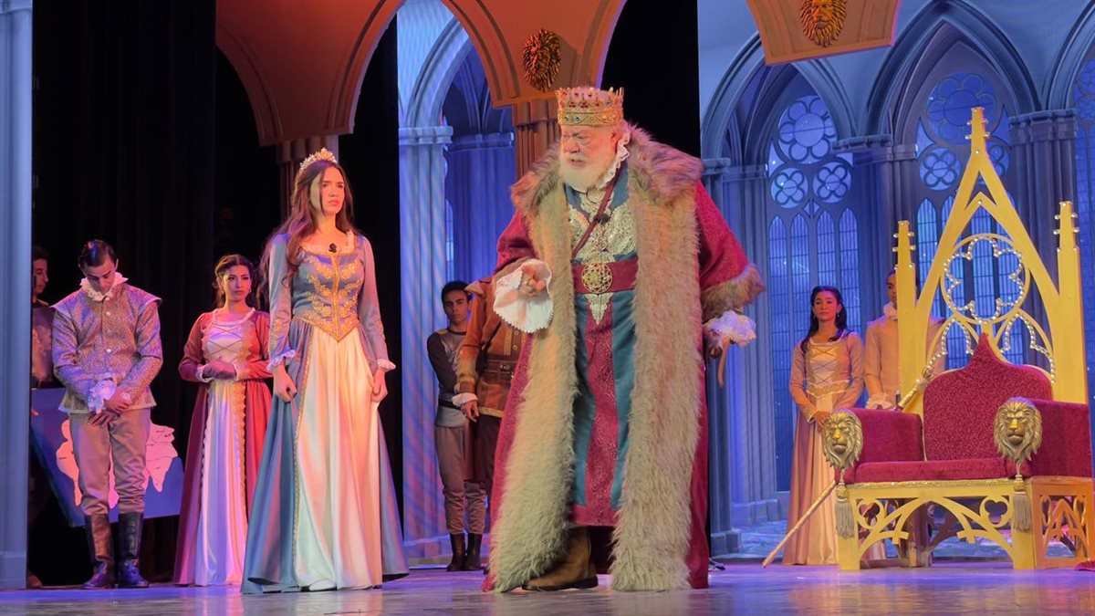 عرض الملك لير