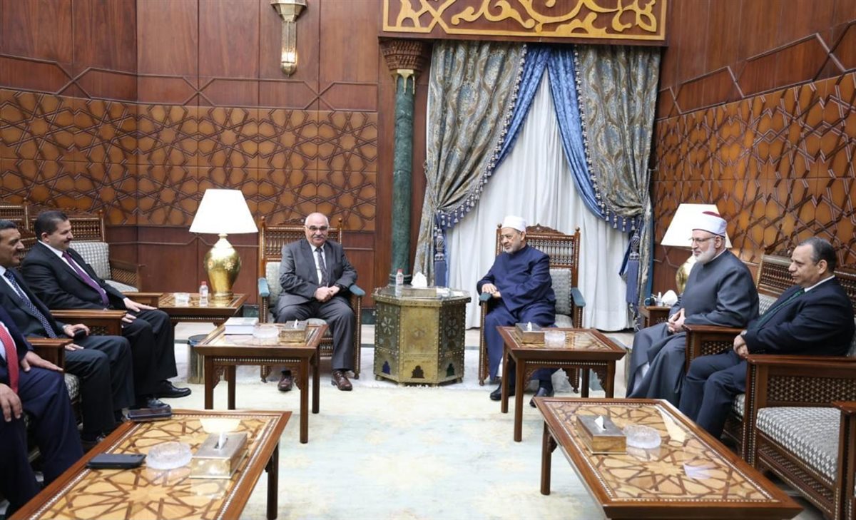 شيخ الأزهر يستقبل رئيس هيئة قضايا الدولة ويهنئه بمنصبه الجديد ويتمنى له التوفيق في أداء مهام عمله 