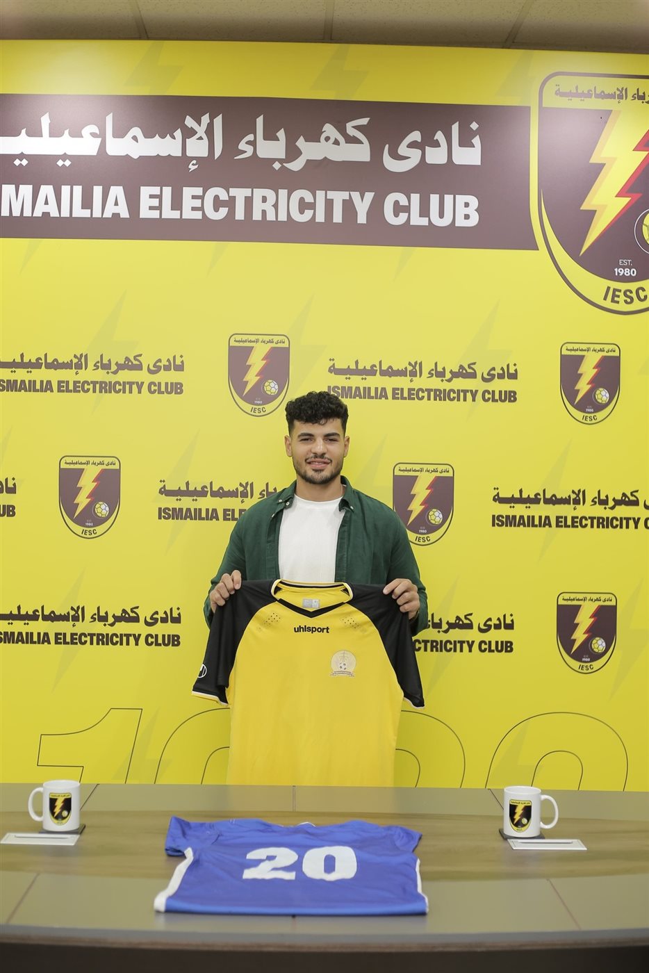 <strong> كهرباء الإسماعيلية يضم عبد الفتاح شتا