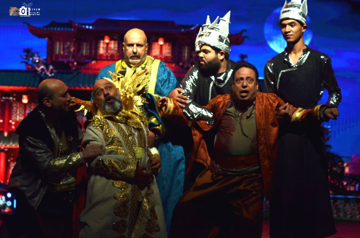 لقطات من العرض المسرحي الملك وأنا لـ لقاء الخميسي على مسرح البالون