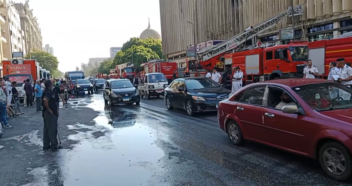 فتح الطريق أمام المشاة والسيارات بشارع رمسيس