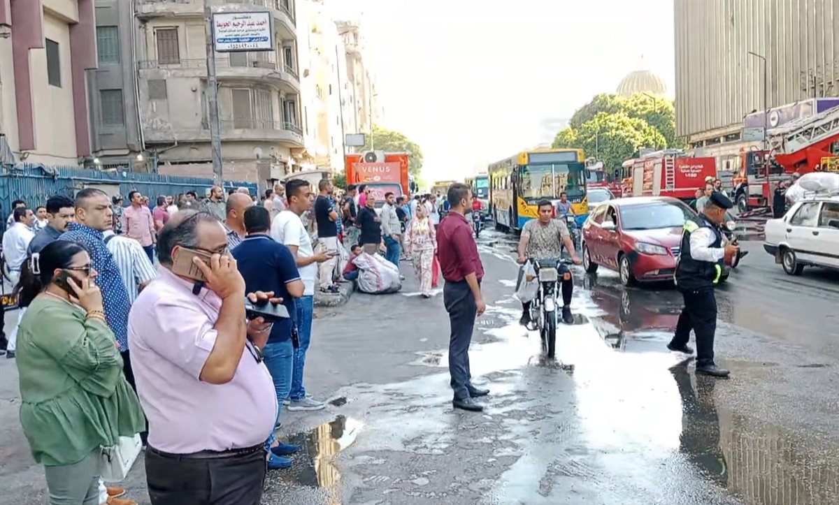 فتح الطريق أمام المشاة والسيارات بشارع رمسيس